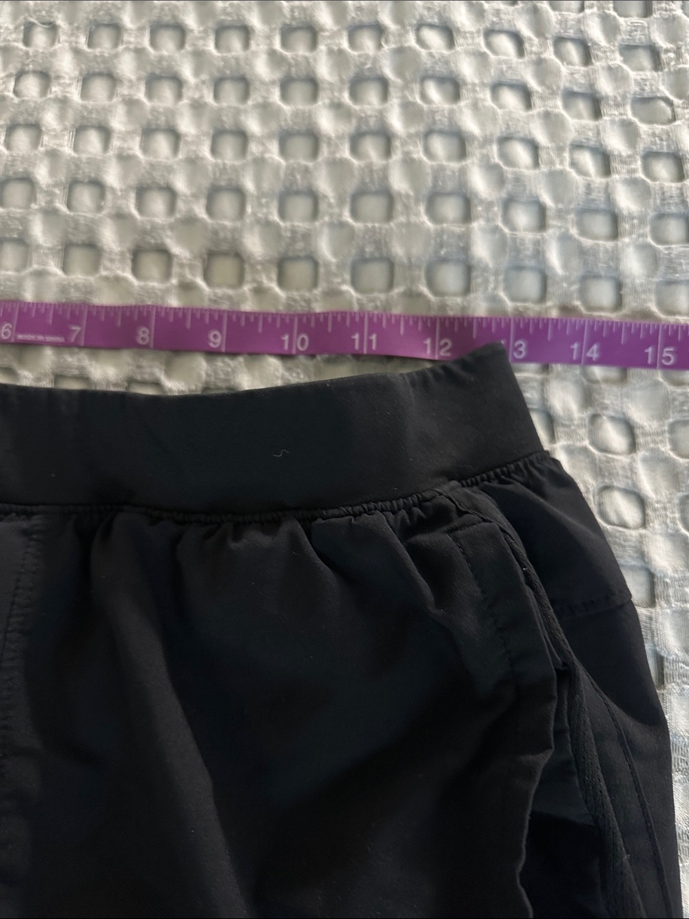 Under Armour Black Women's Performance Running Shorts - Picture 4 of 7